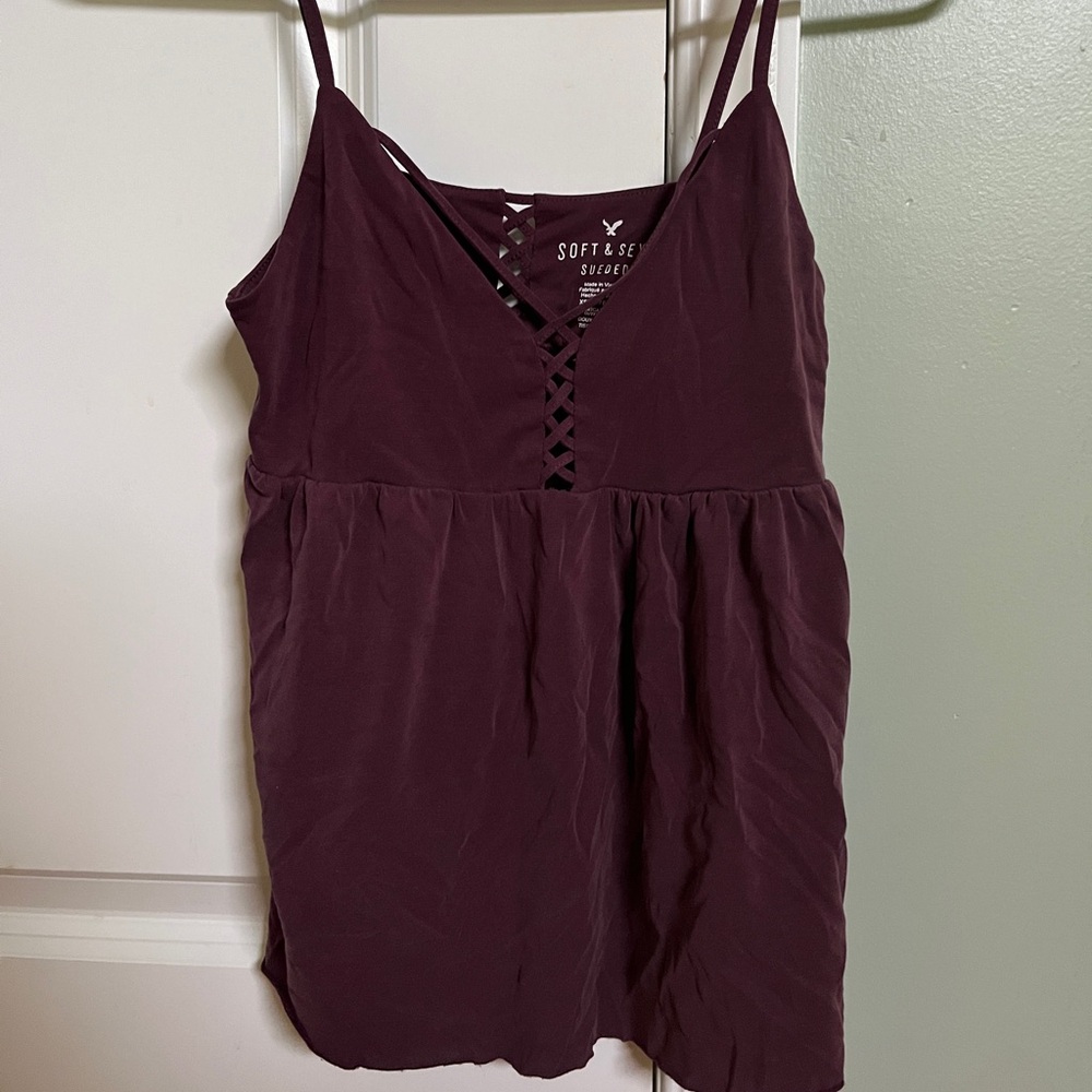 xs american eagle purple tank top, crosshatch neckline and flowy bottom